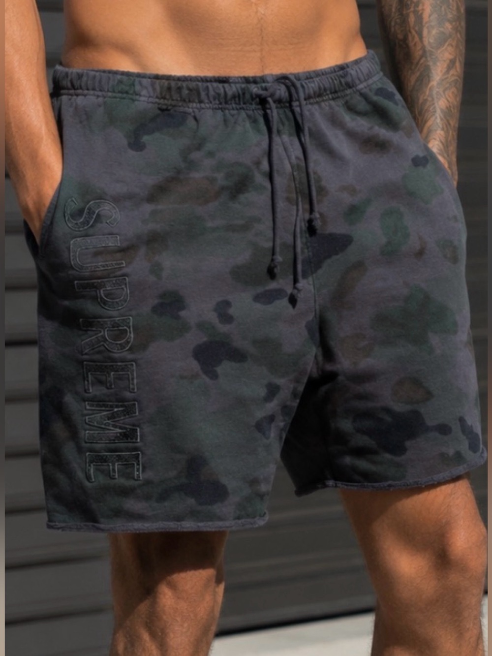 Men’s Supreme Camo Embroidered Logo Sweat Shorts – XL – NWOT